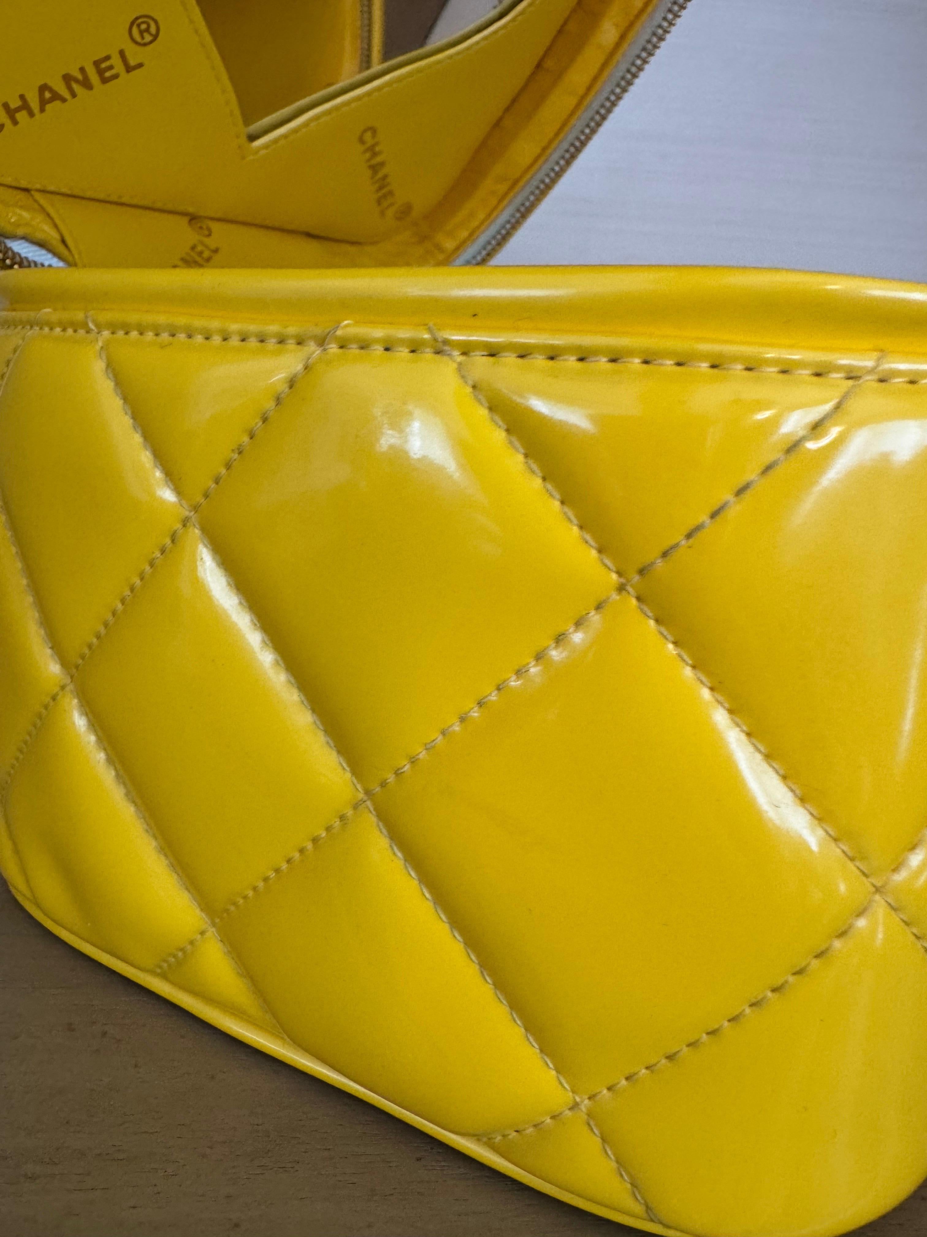 Chanel Vintage Yellow Heart Mirror Vanity Bag 11