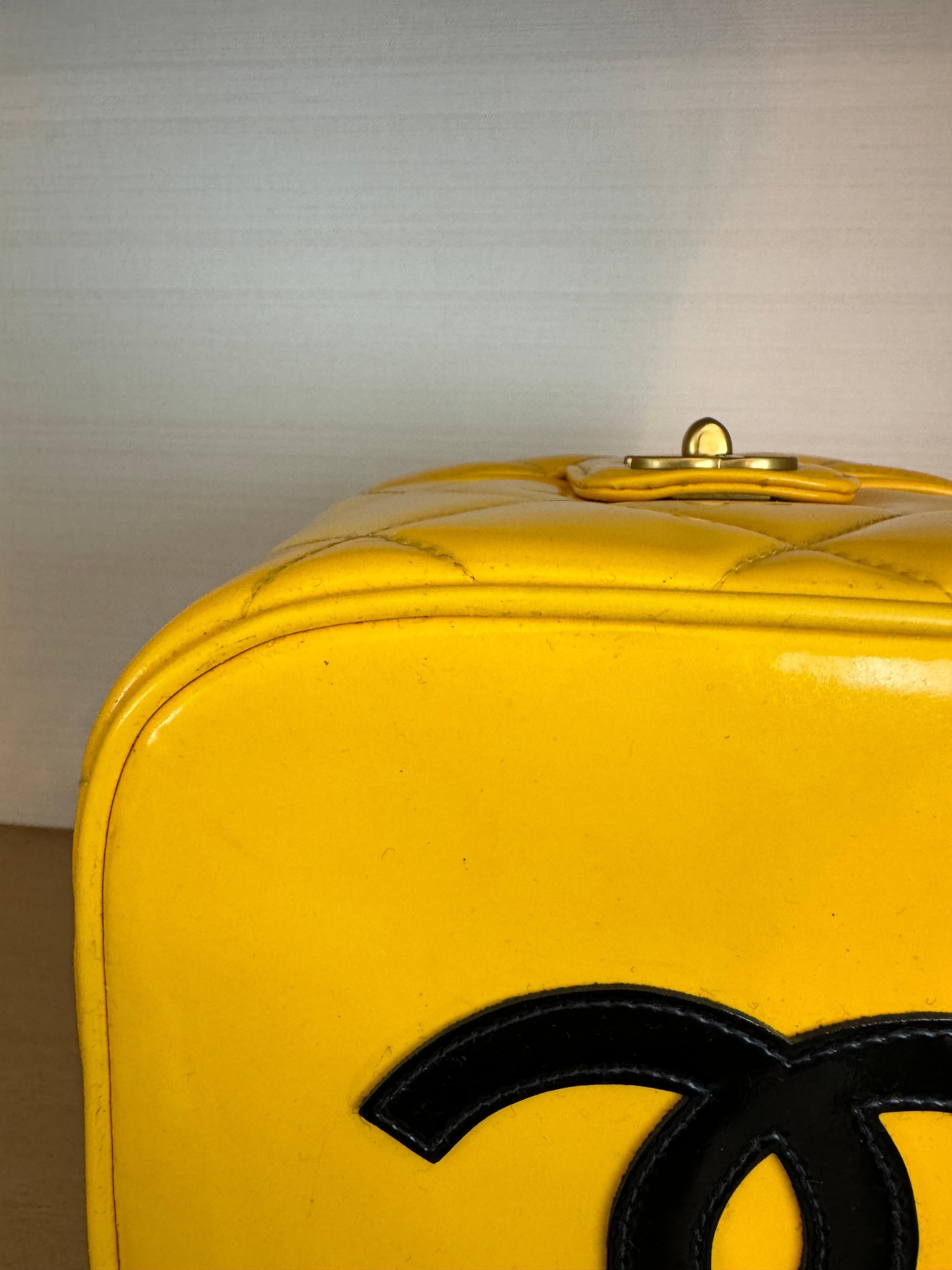 Chanel Vintage Yellow Heart Mirror Vanity Bag 4