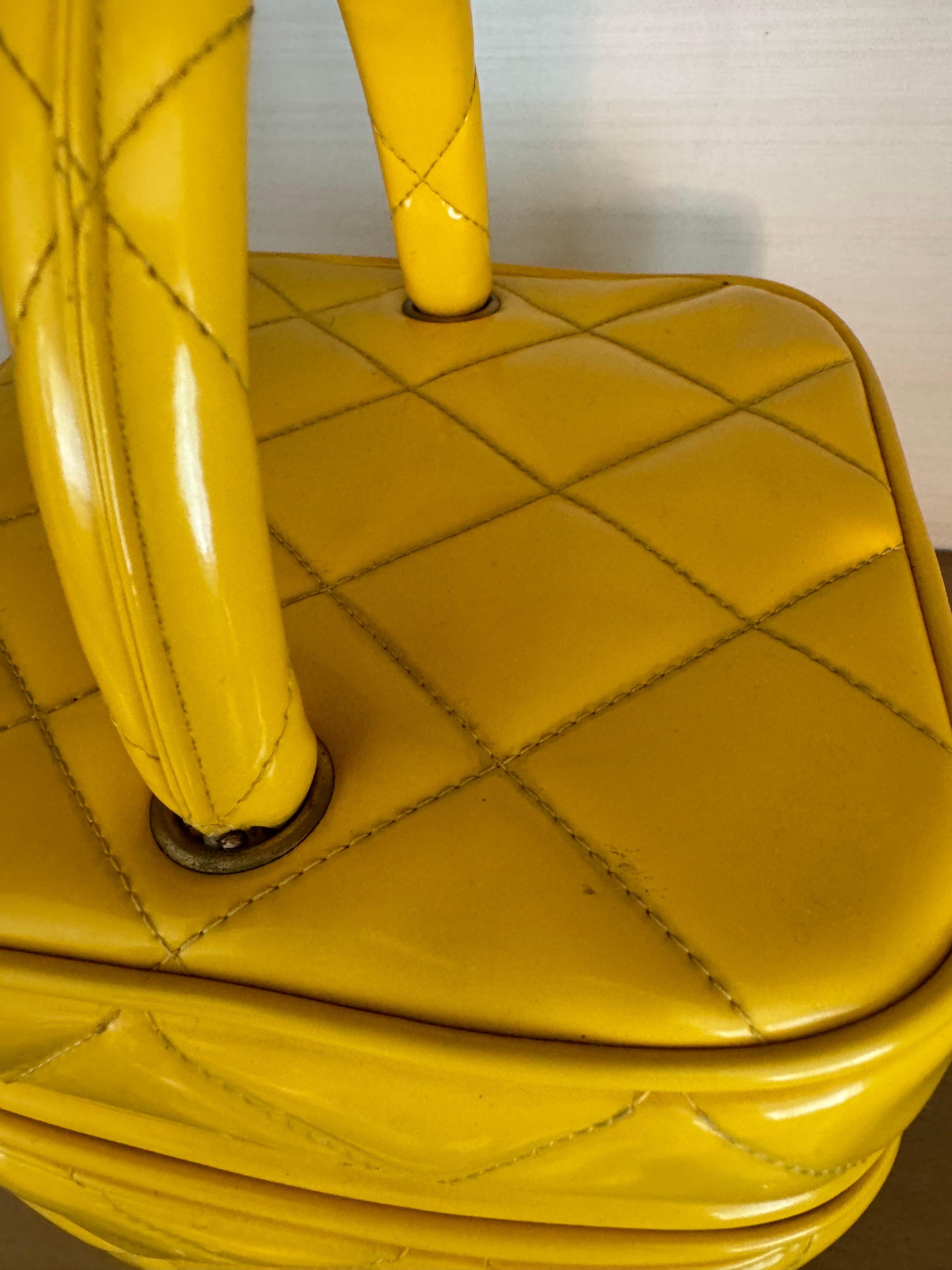 Chanel Vintage Yellow Heart Mirror Vanity Bag 5