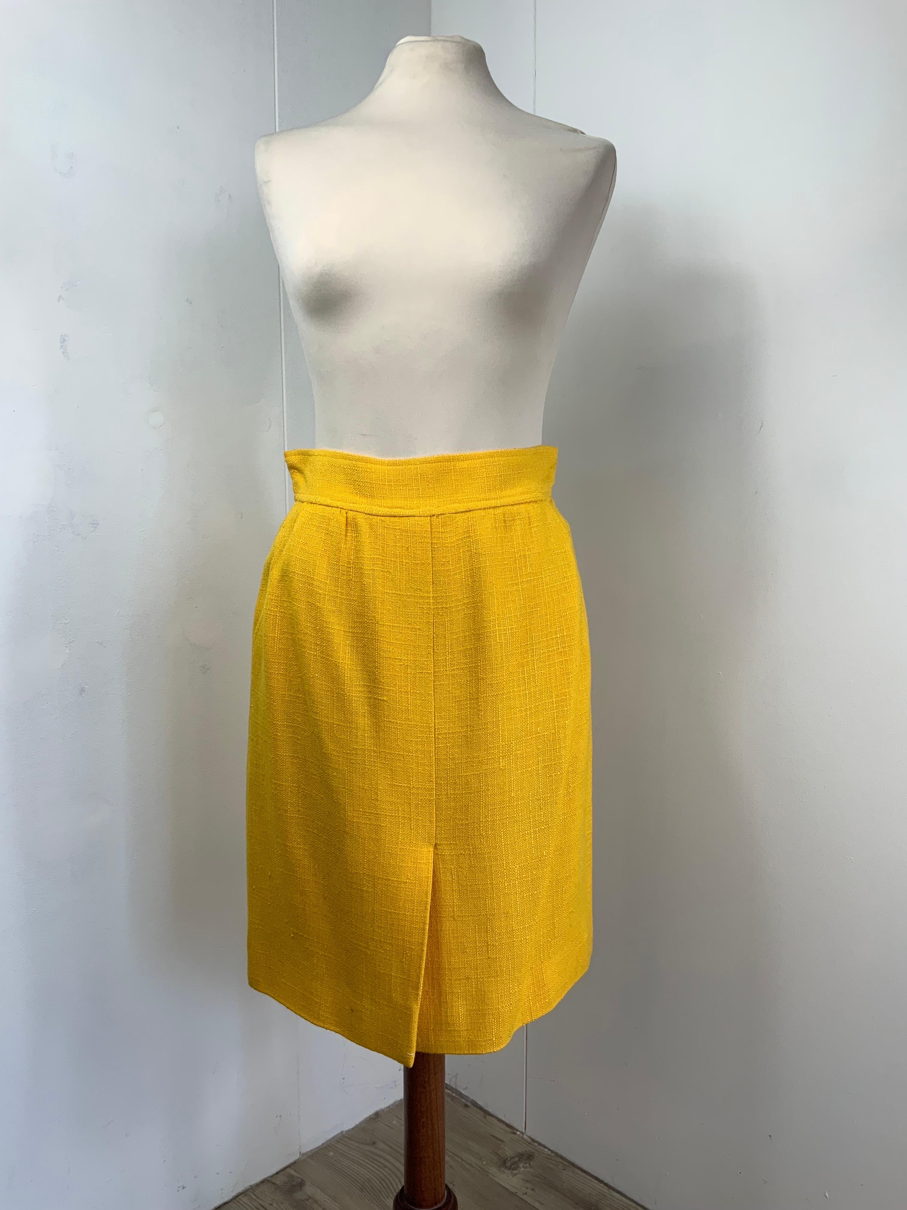 Chanel vintage Yellow suit 3