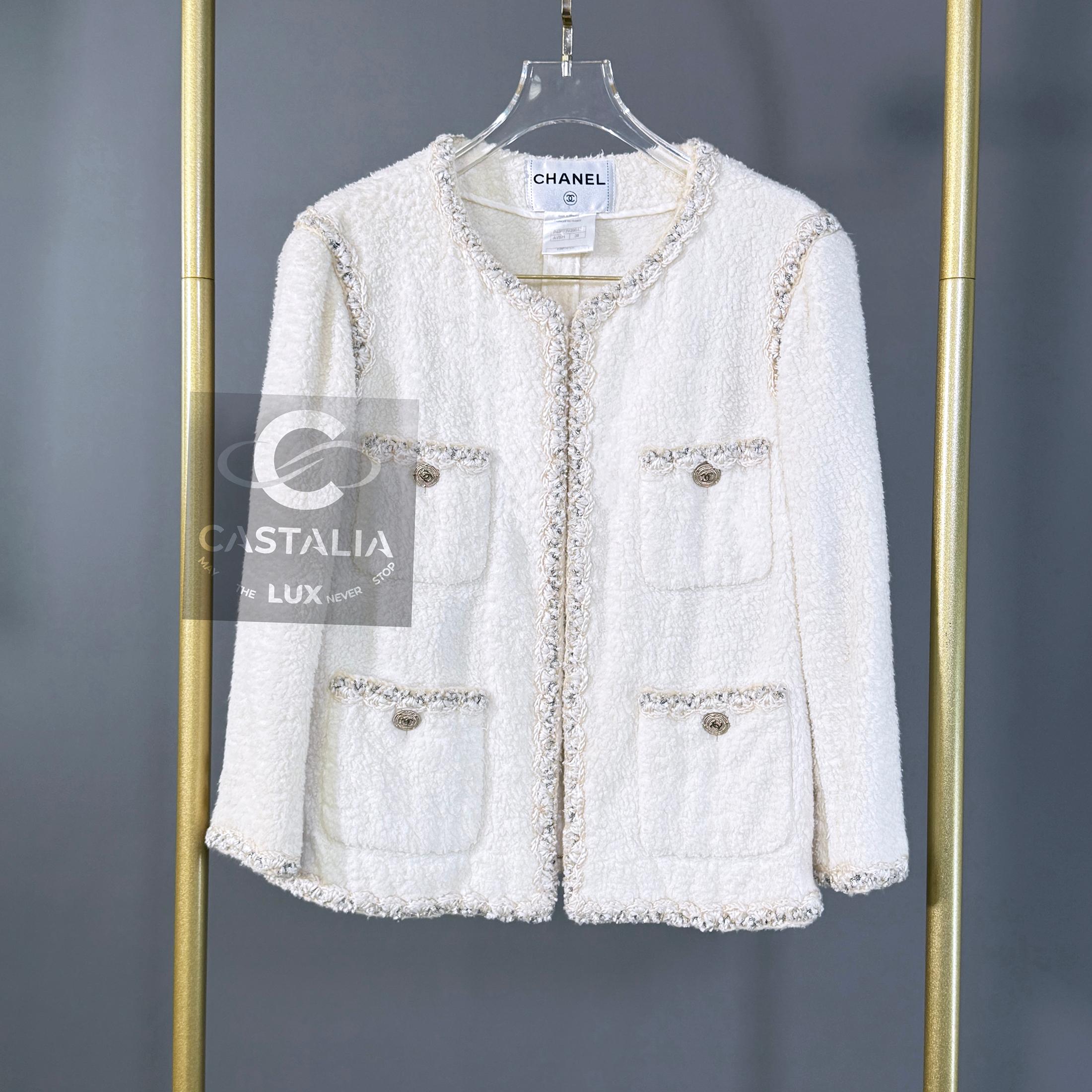 Women's or Men's Chanel Vogue Cover Fluffy Ecru Jacket 38 FR