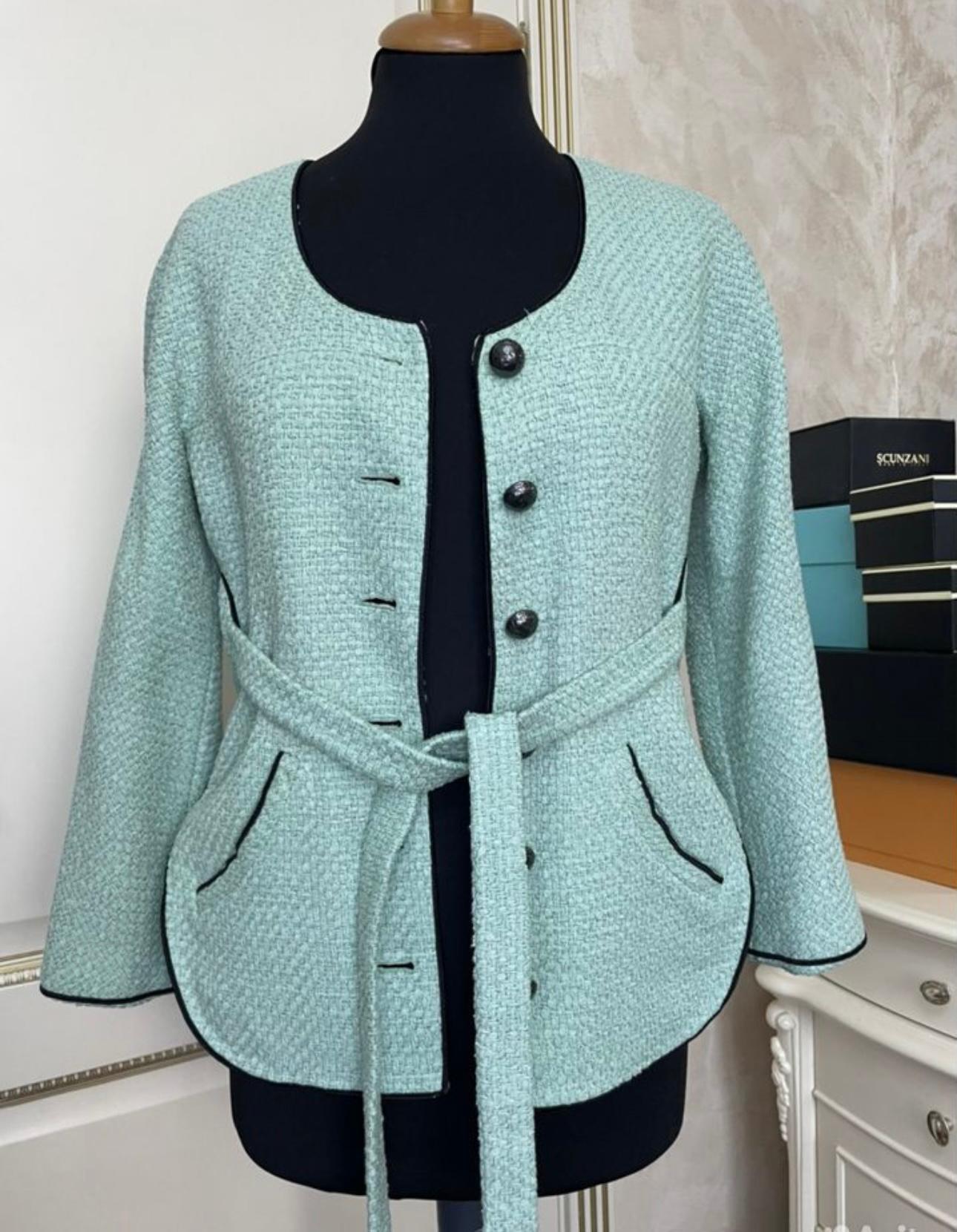 Chanel Vogue Cover Turquoise Tweed Jacket with Belt For Sale 7