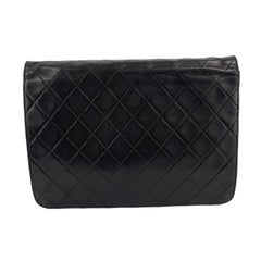 CHANEL - VTG CC Logo Old Medium Schwarz Matelasse Gesteppte Umhängetasche