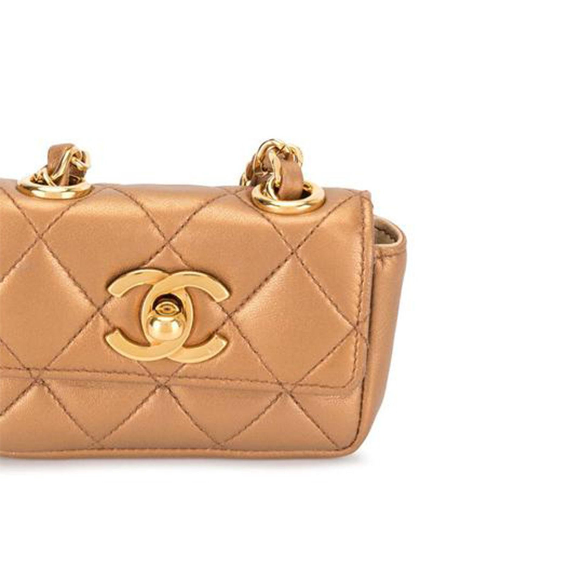 Chanel Waist Classic Flap Rare Vintage 90s Limited Edition Micro Mini Bronze Bag Unisexe en vente