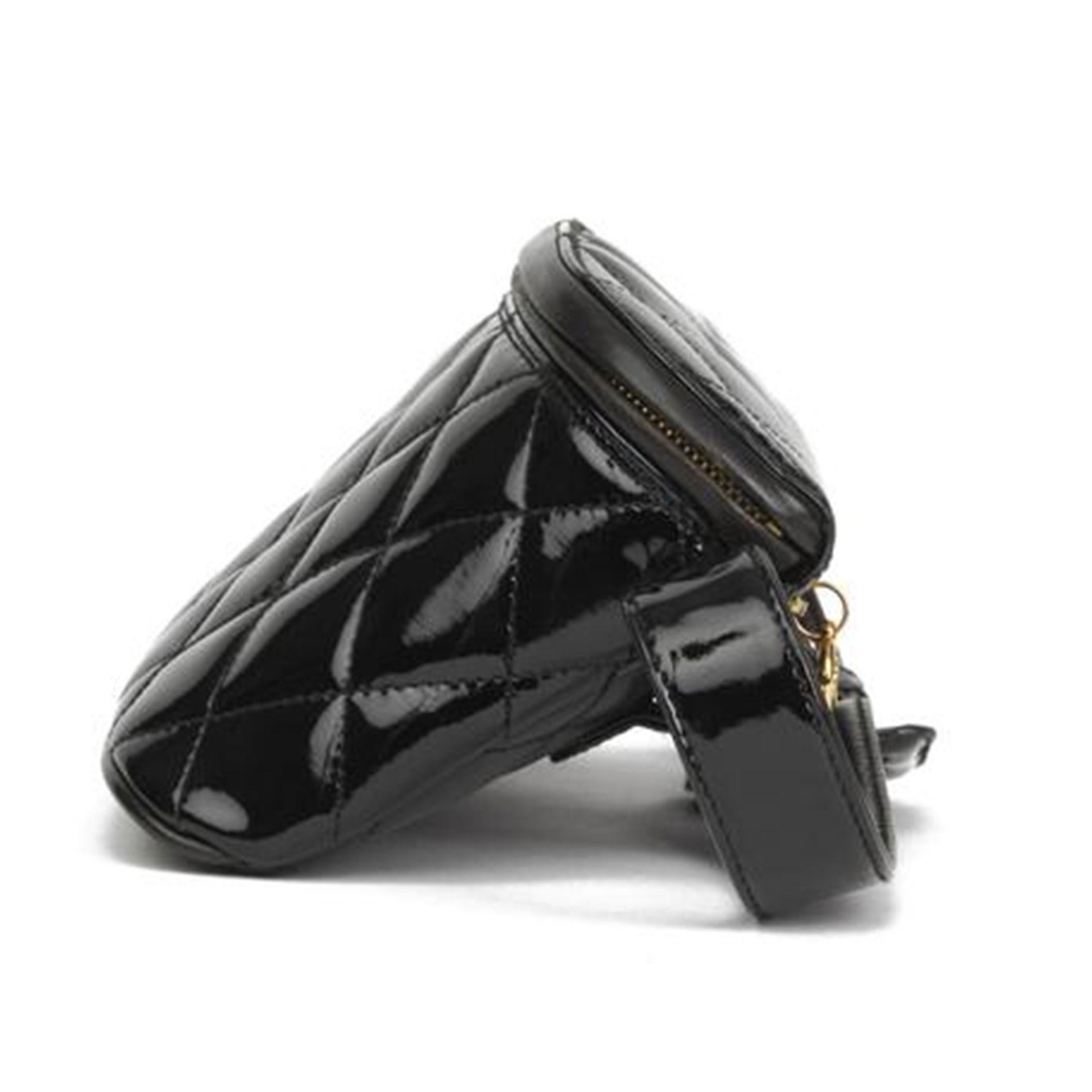 Chanel Waist Vintage Rare 1994 Belt Bum Fanny Pack Black Patent Leather Bag en vente 2