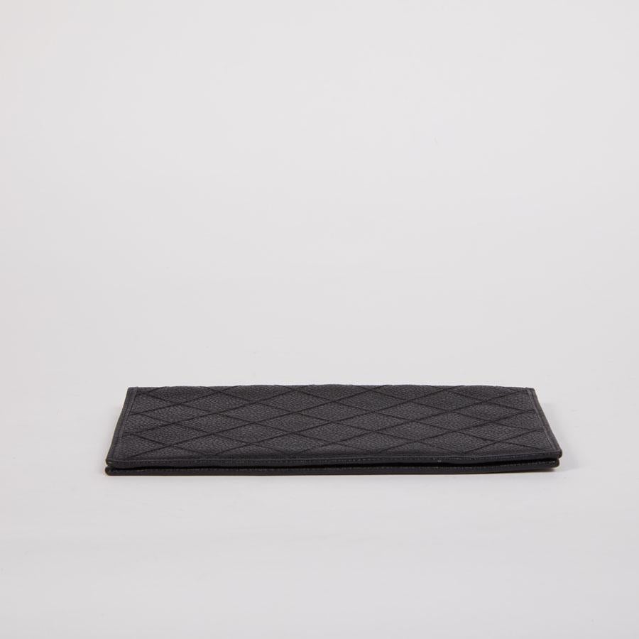 Women's or Men's CHANEL Wallet in Black Quilted Caviar Leather