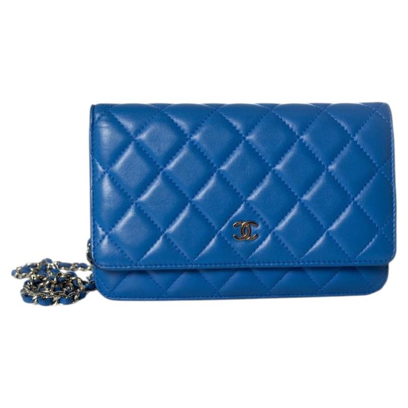 Does the Chanel Wallet on Chain come in caviar?