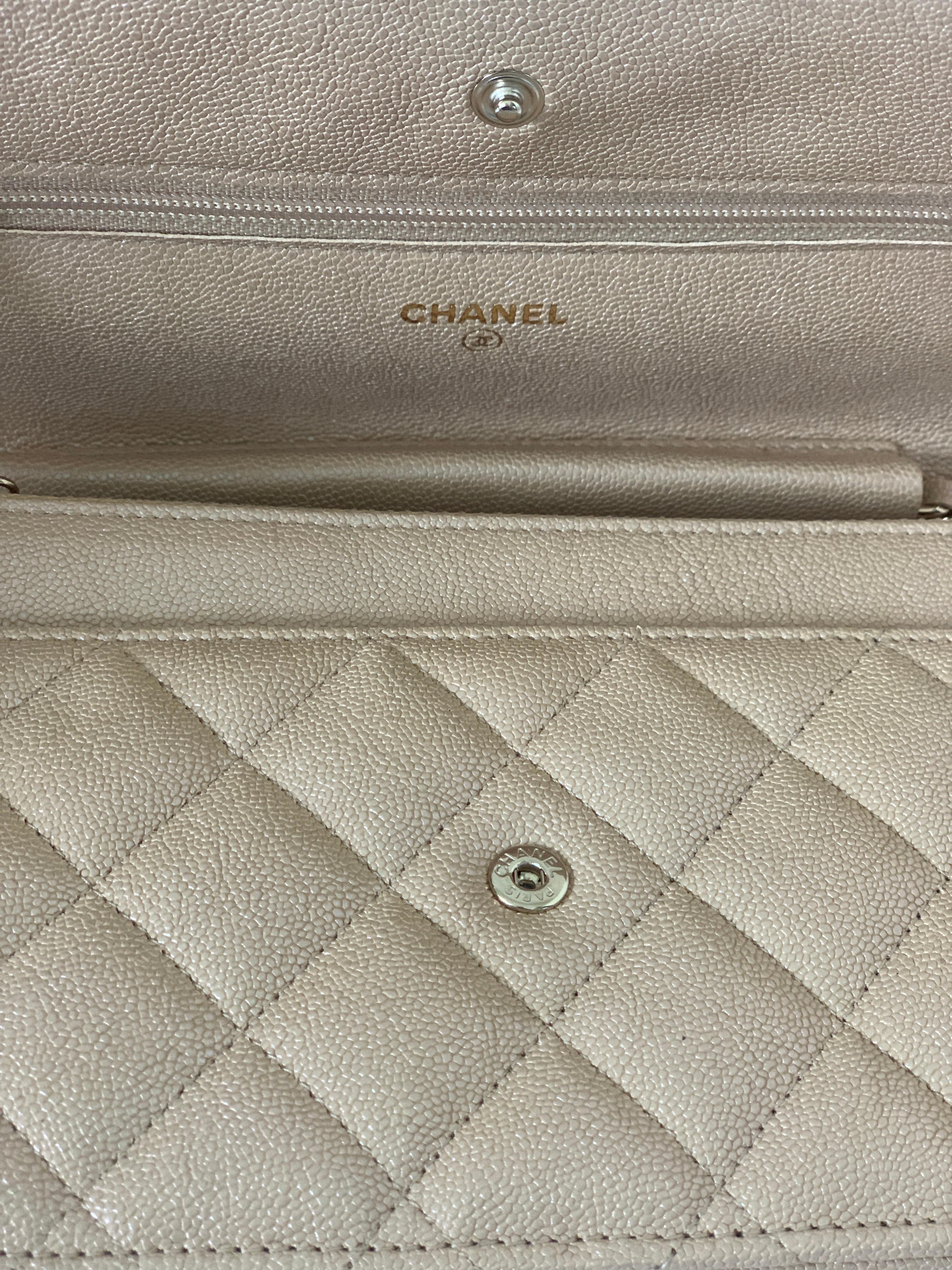 Chanel Wallet on Chain 19s Iridescent Pearly Pink Woc Beige Gold Caviar Cross Bo In New Condition In West Chester, PA