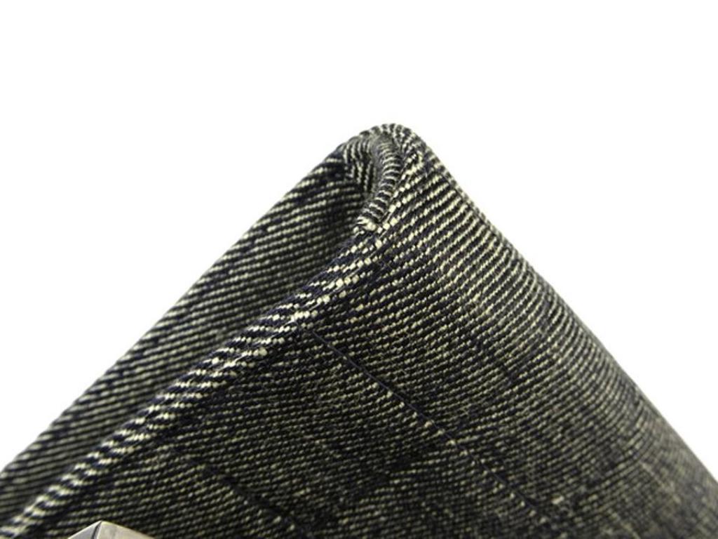 Chanel Wallet on Chain 210873 Grey Quilted Denim Shoulder Bag For Sale 4