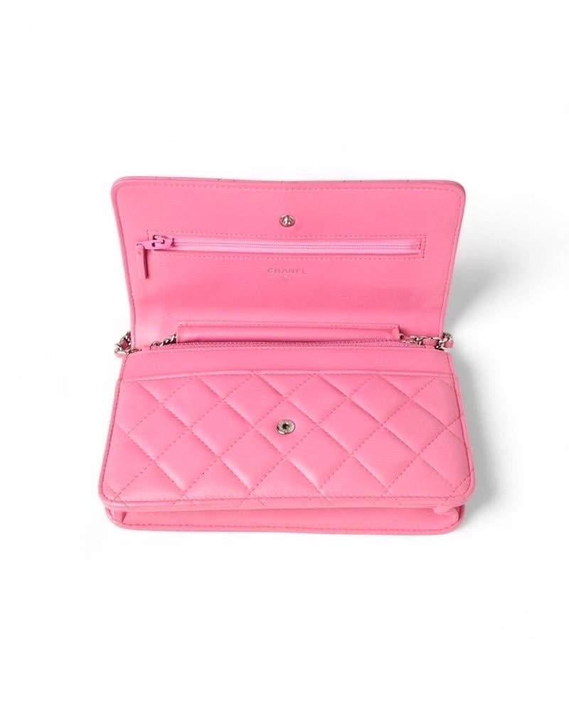 Portafoglio Chanel con catena CC Glitter Rosa in vendita 7
