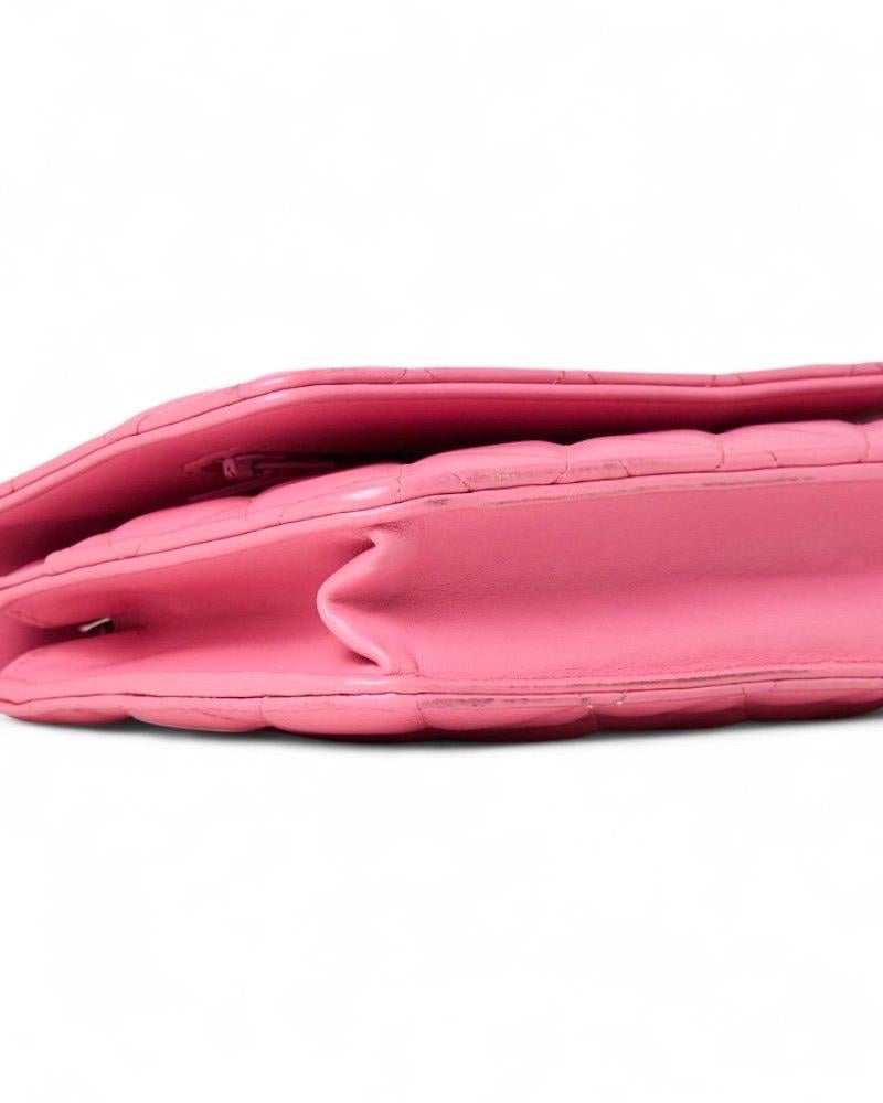 Portafoglio Chanel con catena CC Glitter Rosa in vendita 8