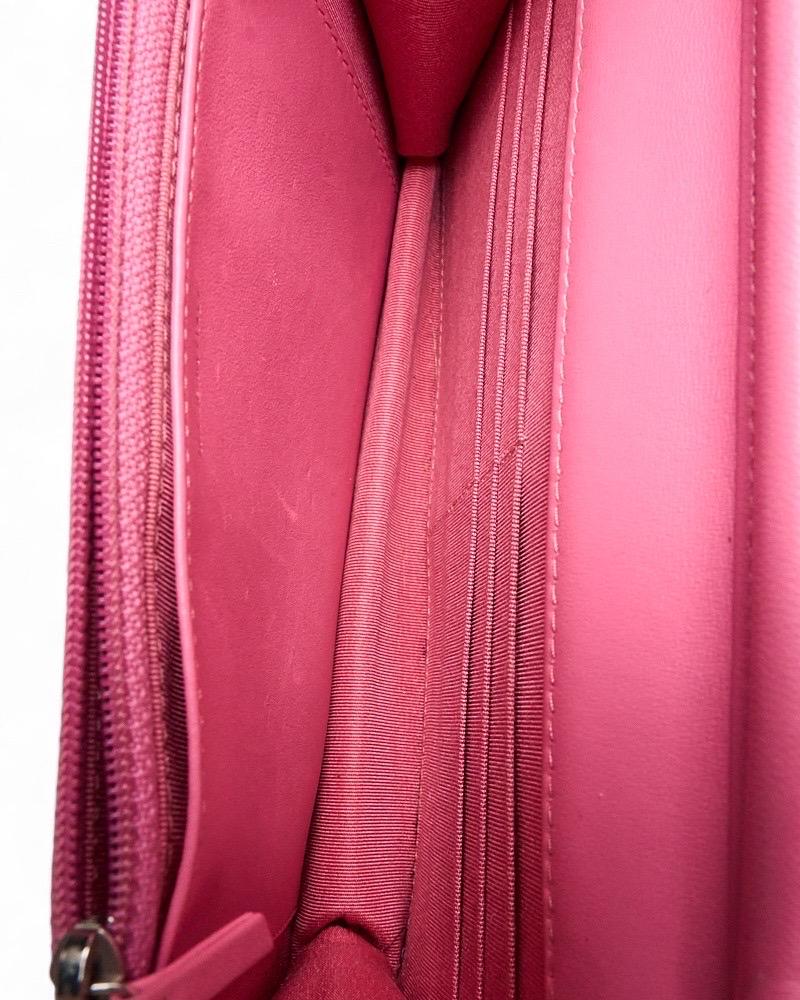 Portafoglio Chanel con catena CC Glitter Rosa in vendita 12