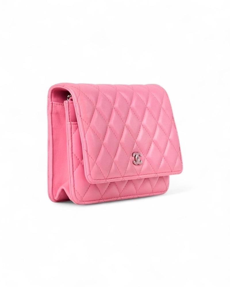 Portafoglio Chanel con catena CC Glitter Rosa in vendita 1