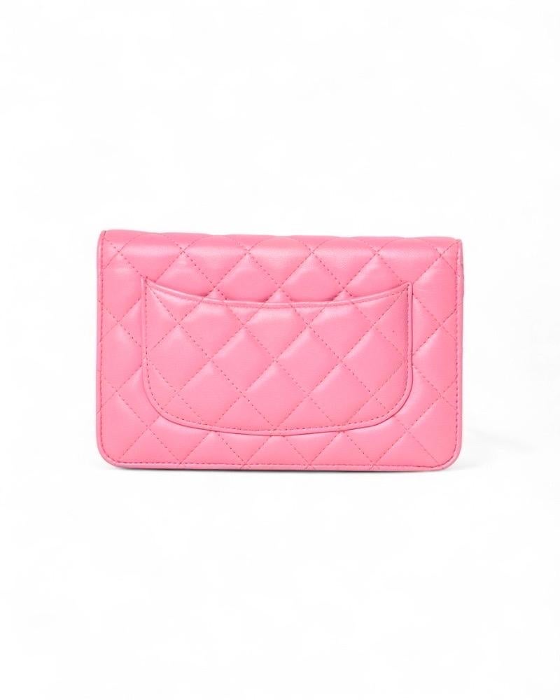 Portafoglio Chanel con catena CC Glitter Rosa in vendita 2