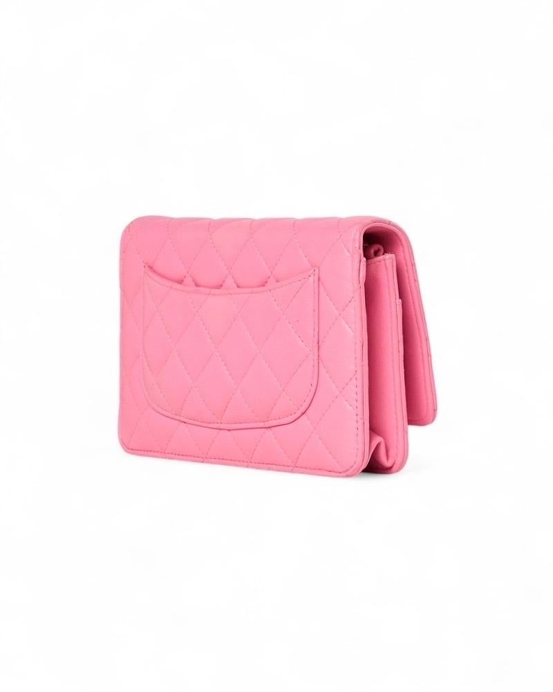 Portafoglio Chanel con catena CC Glitter Rosa in vendita 3