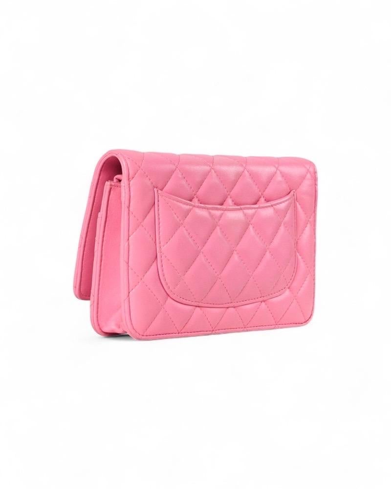 Portafoglio Chanel con catena CC Glitter Rosa in vendita 4