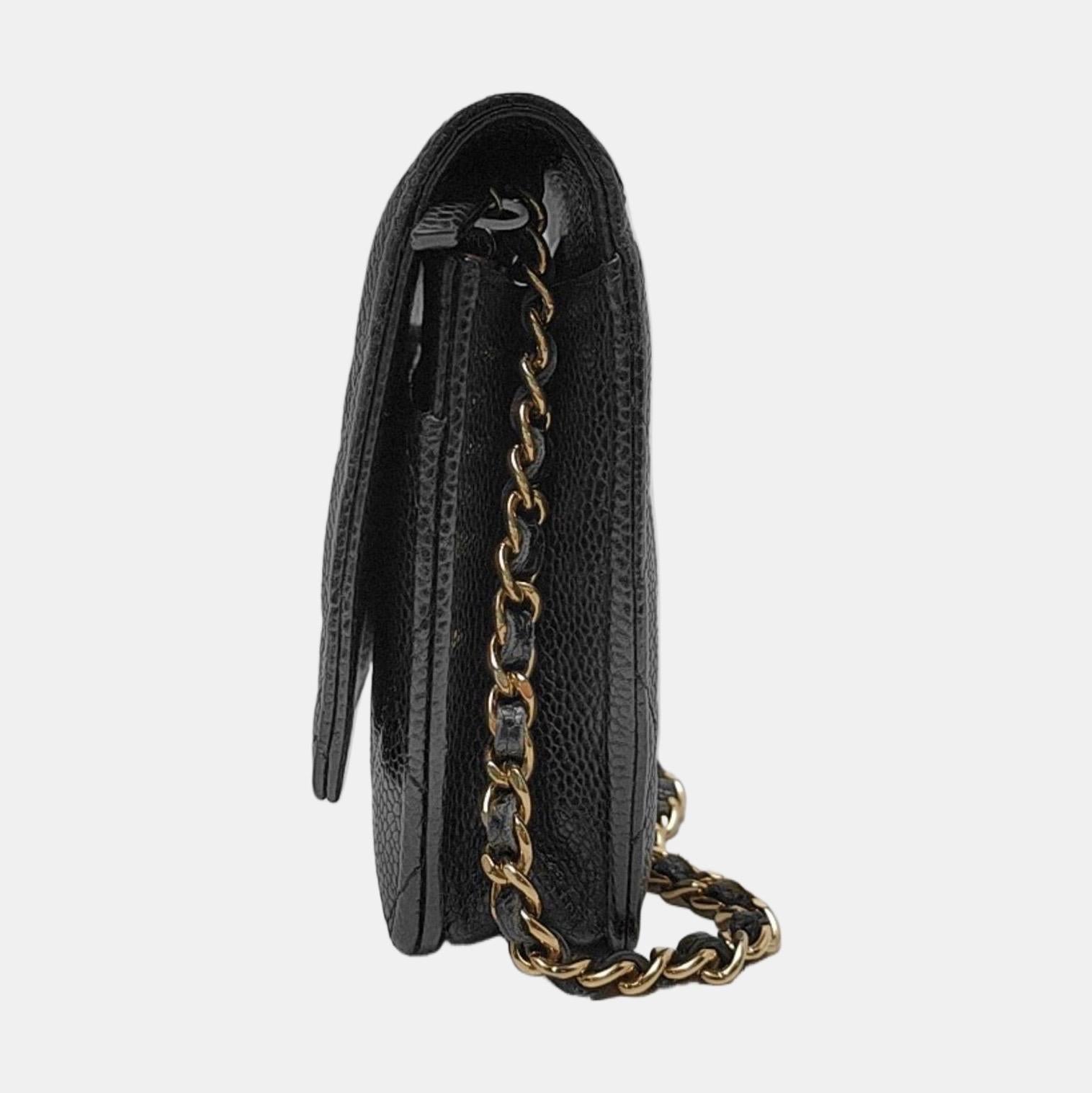 Chanel Wallet on Chain Classic Flap Black Caviar Leather Gold Hardware 2016-17 In Good Condition For Sale In AUBERVILLIERS, FR