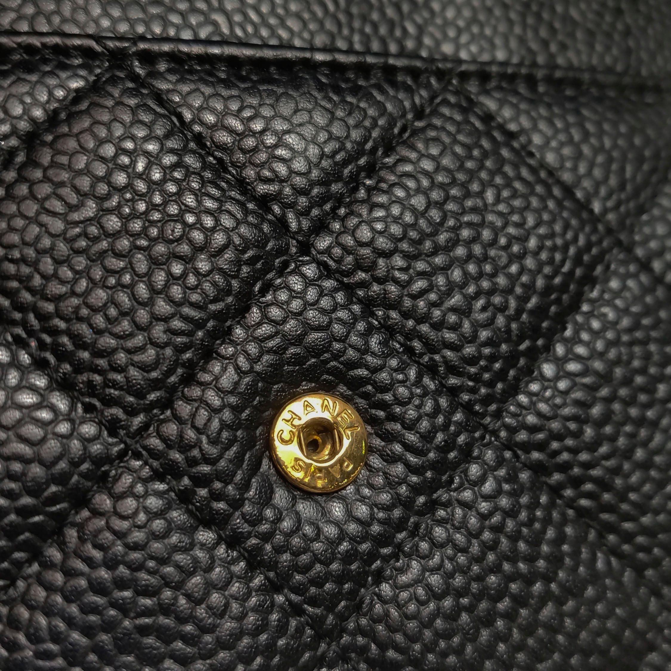 Chanel Wallet on Chain Classic Flap Black Caviar Leather Gold Hardware 2018-19 en vente 5