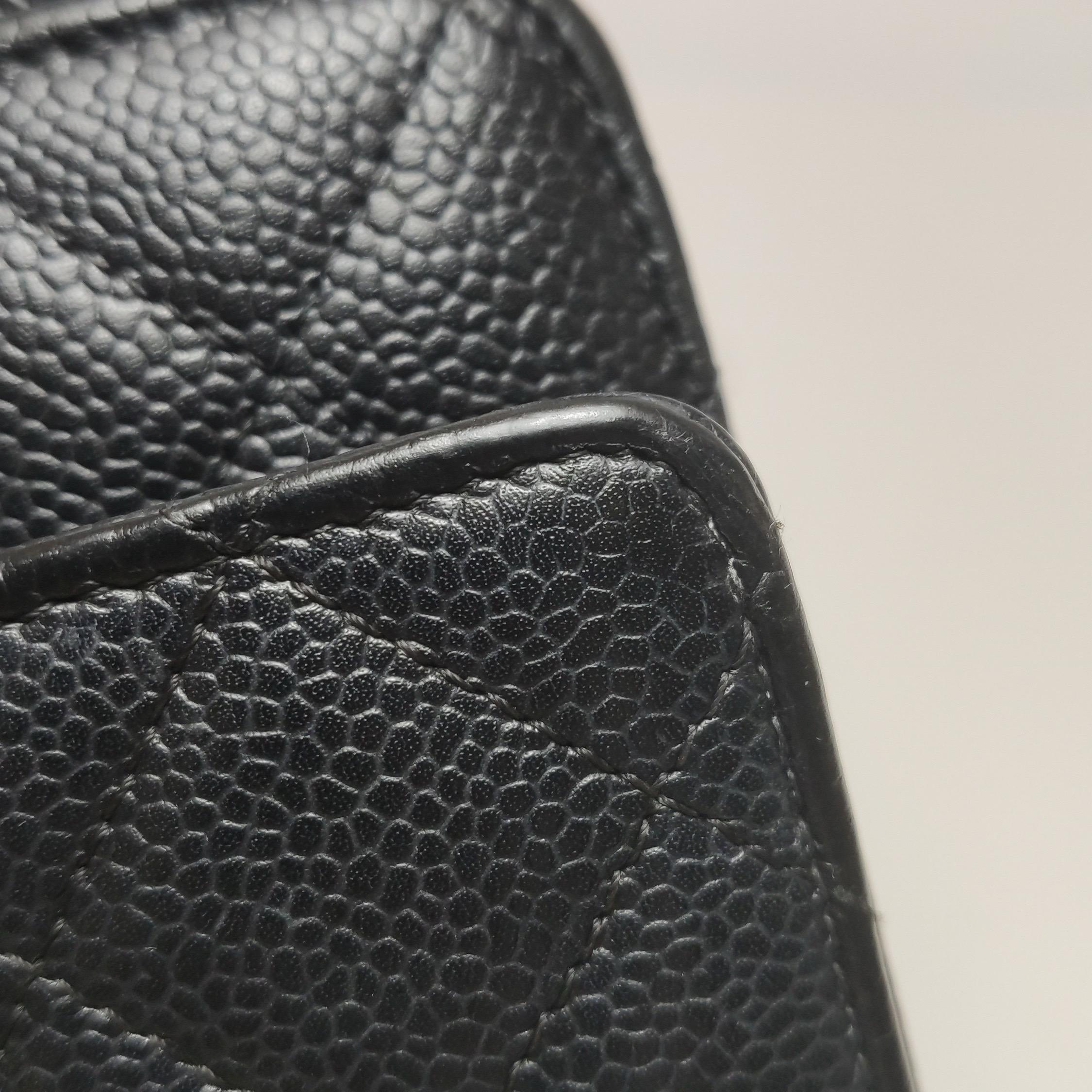 Chanel Wallet on Chain Classic Flap Black Caviar Leather Gold Hardware 2018-19 en vente 9