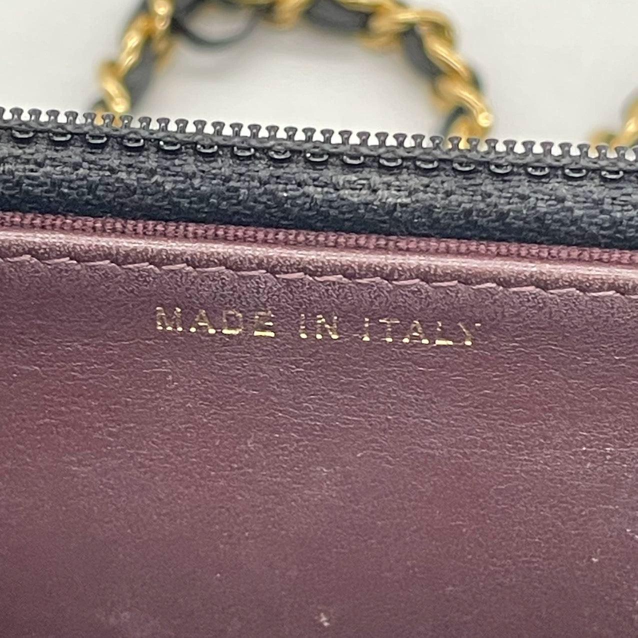 Chanel Wallet on Chain Classic Flap Black Caviar Leather Gold Hardware 2018-19 en vente 14