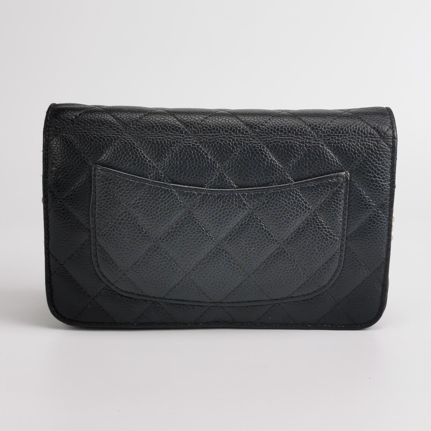 Noir Chanel Wallet on Chain Classic Flap Black Caviar Leather Gold Hardware 2018-19 en vente