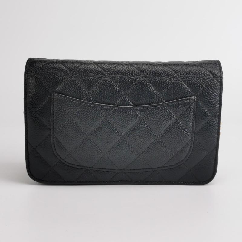 Chanel Wallet on Chain Classic Flap Black Caviar Leather Gold Hardware 2018-19 Pour femmes en vente
