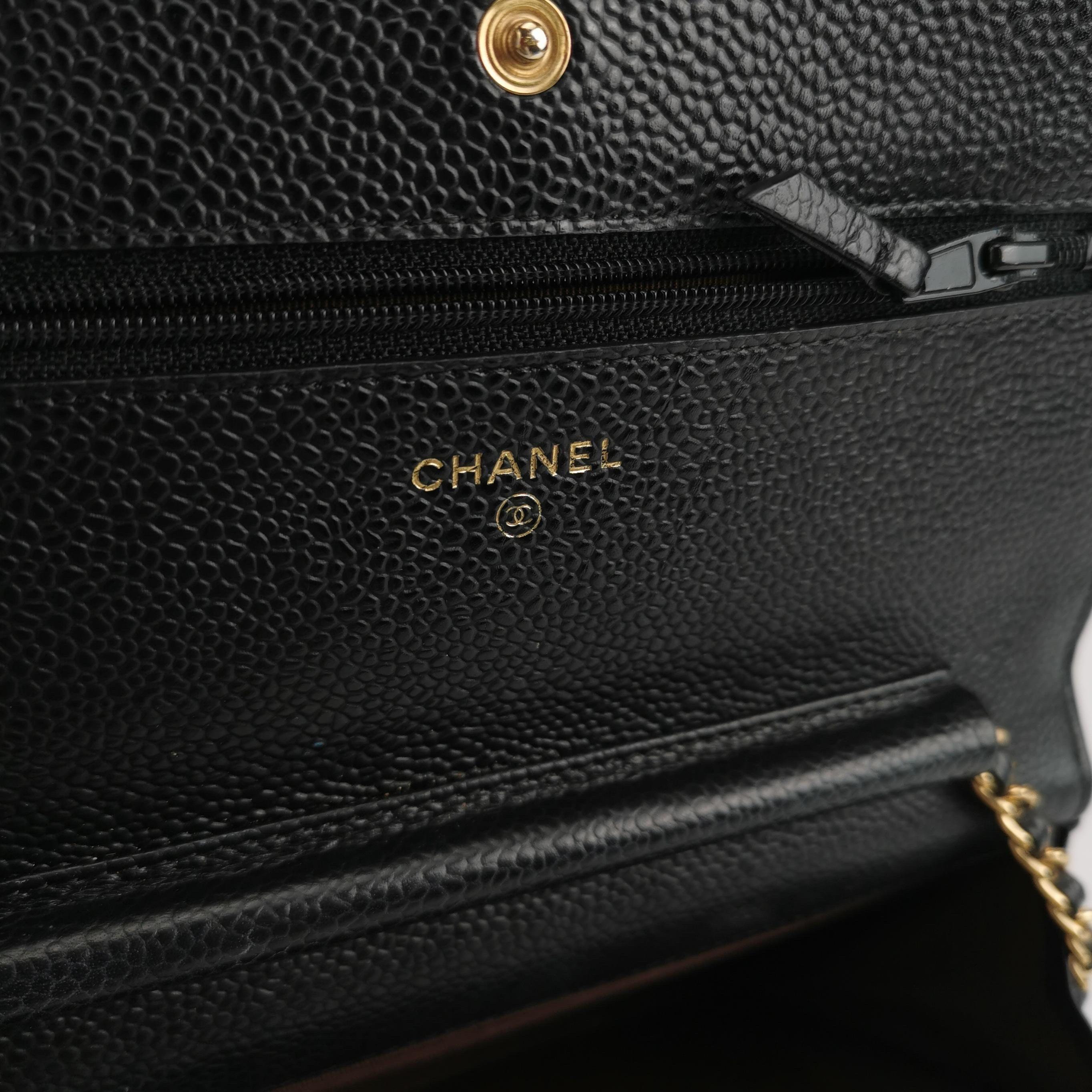 Chanel Wallet on Chain Classic Flap Black Caviar Leather Gold Hardware 2018-19 en vente 4