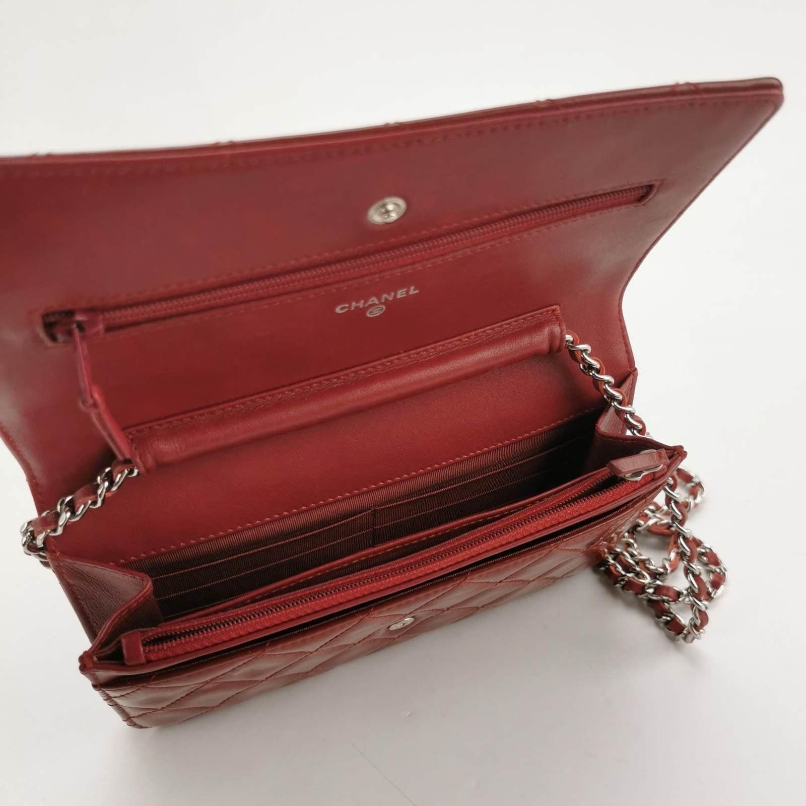 Chanel Wallet on Chain Classic Flap Red Patent Leather For Sale 3