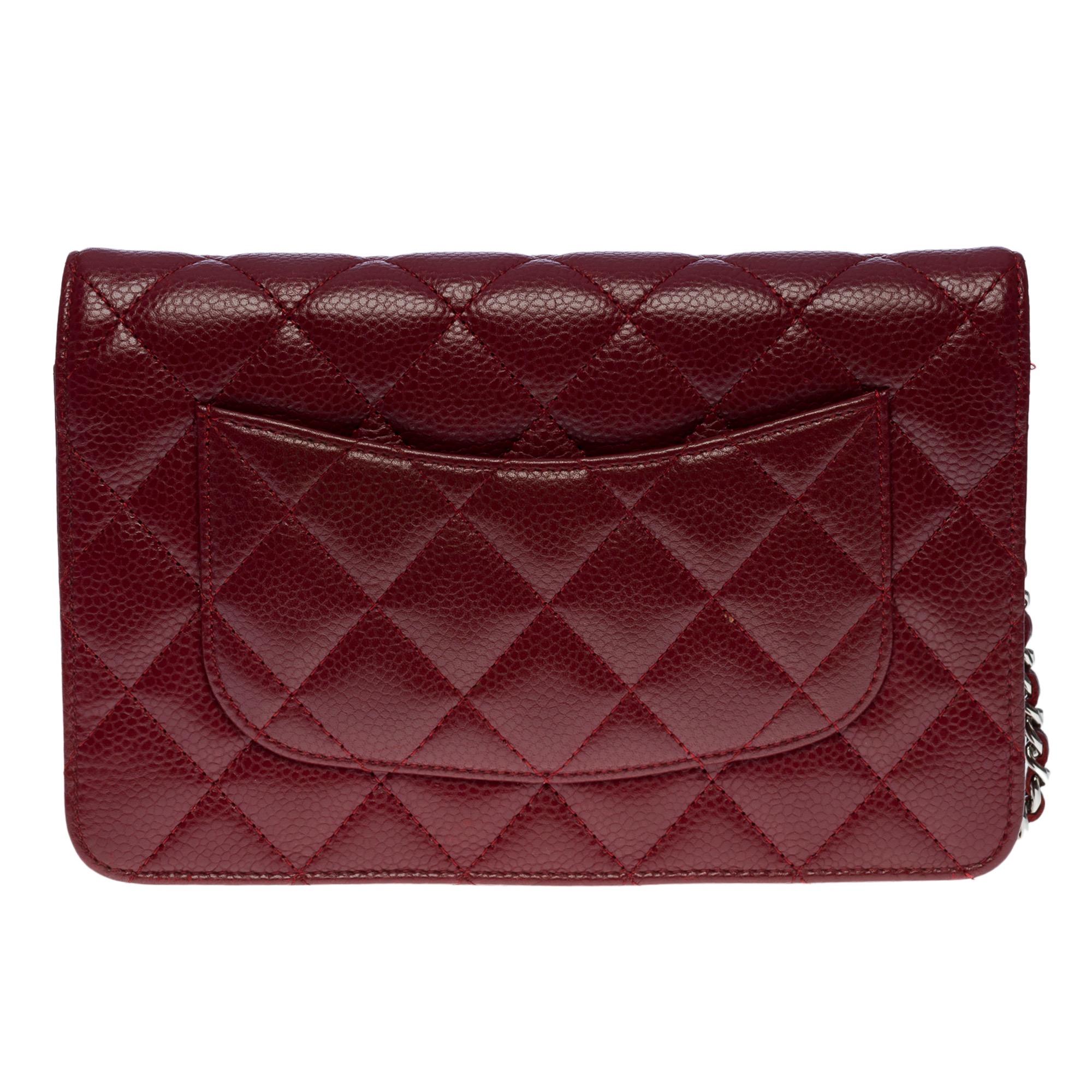 Chanel Wallet On Chain handbag in burgundy quilted caviar leather, SHW In Excellent Condition In Paris, IDF