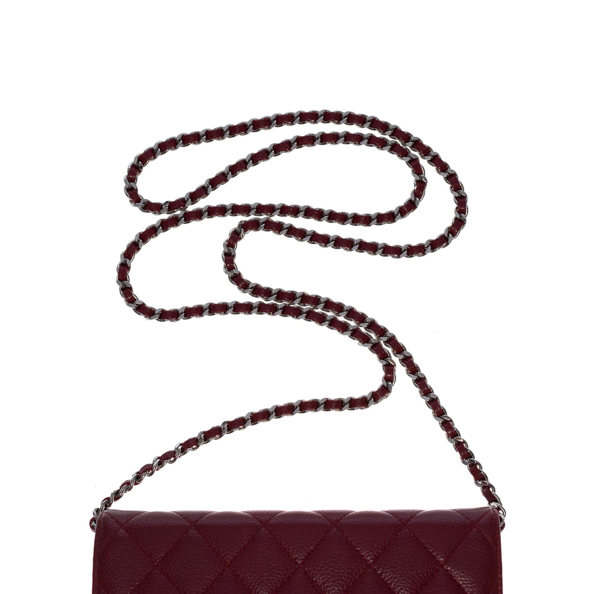 Chanel Wallet On Chain handbag in burgundy quilted caviar leather, SHW 5