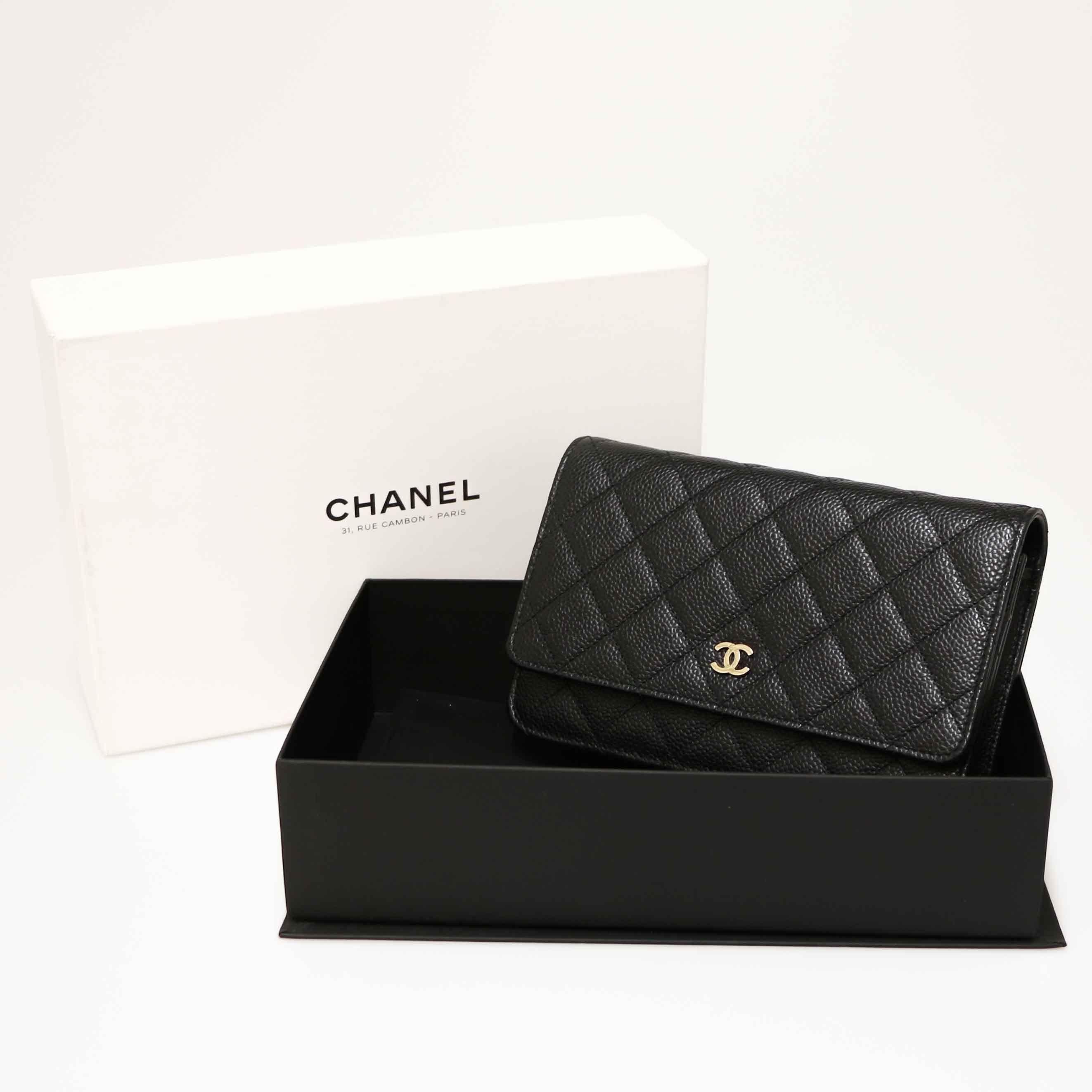 Wallet on chain CHANEL in black  