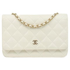 CHANEL, Wallet On Chain in white leather