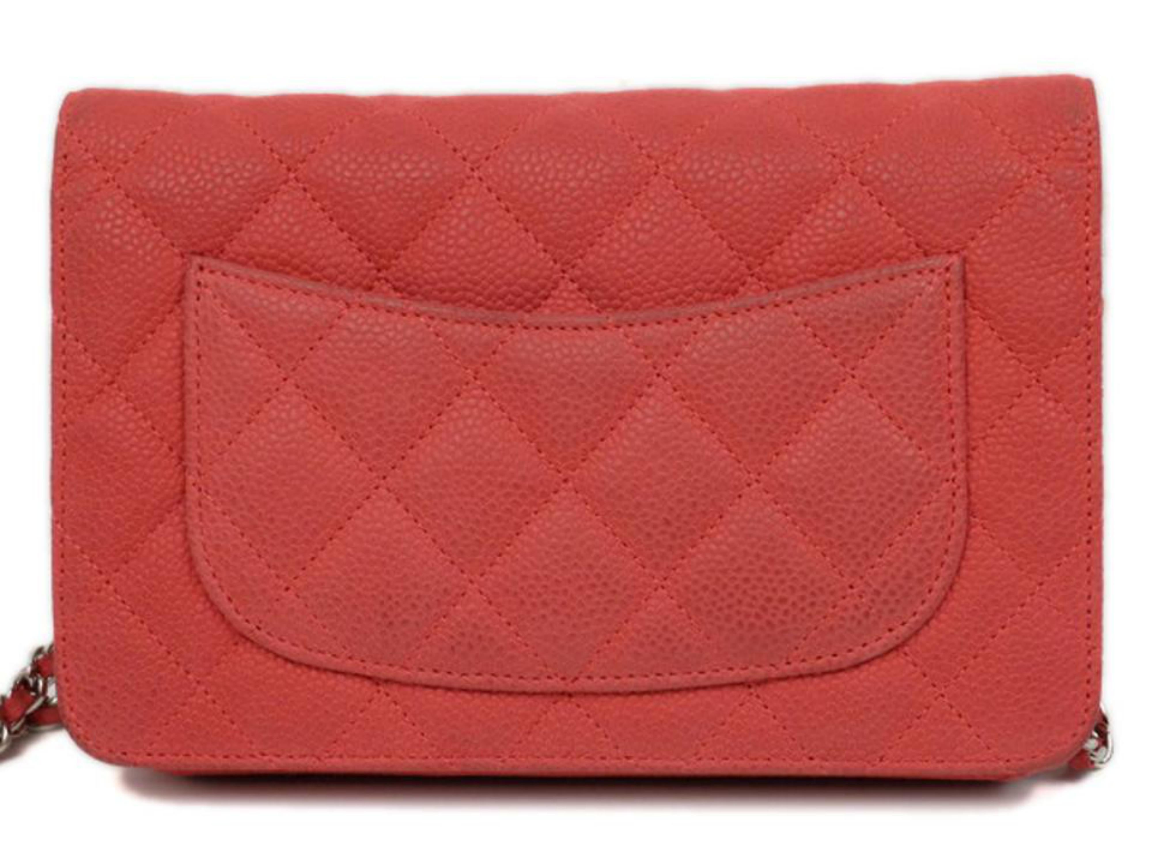 Chanel Wallet on Chain Quilted Caviar 219717 Red Leather Shoulder Bag In Good Condition For Sale In Forest Hills, NY