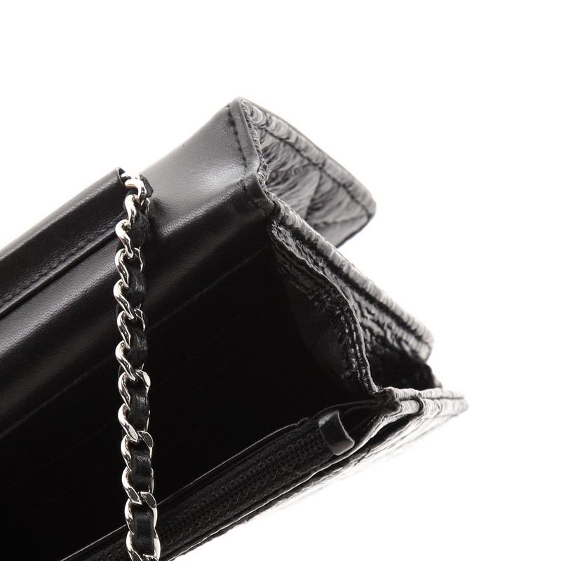 Chanel Portemonnaie an Kette Gesteppt Geknittert Patent 2