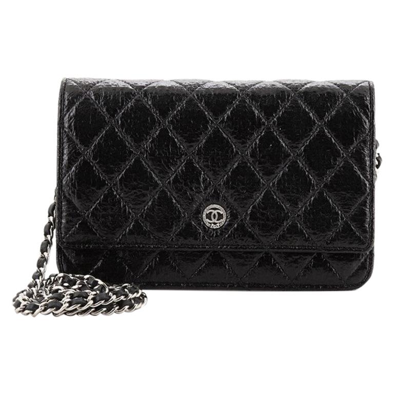 Chanel Portemonnaie an Kette Gesteppt Geknittert Patent