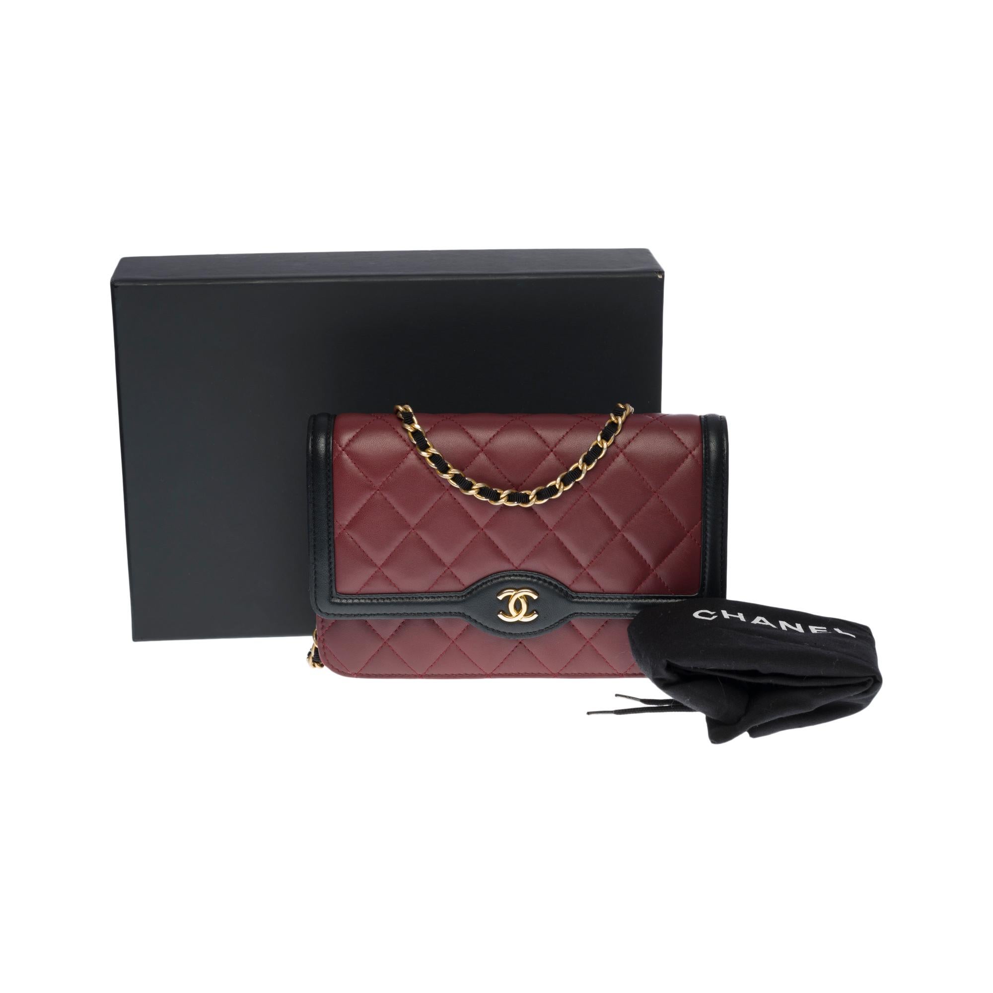 Chanel Wallet on Chain shoulder bag in burgundy/black quilted leather, GHW 4