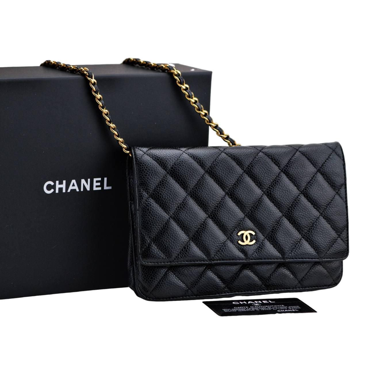 SKU	33301487
Comes With	Chanel Box / Dust bag / Authentic card
Date	2018
Model	CC Collection
Serial Number	26******
Metal	Gold-Plated
Materials	Calfskin
Condition	Excellent
Other Info	Dimensions: Approximately 12.3cm x 19.2cm x