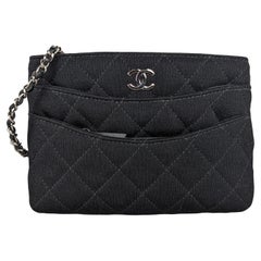 Chanel Brieftasche an Kette Uniform gesteppte schwarze Baumwoll-Kreuzbody-Tasche