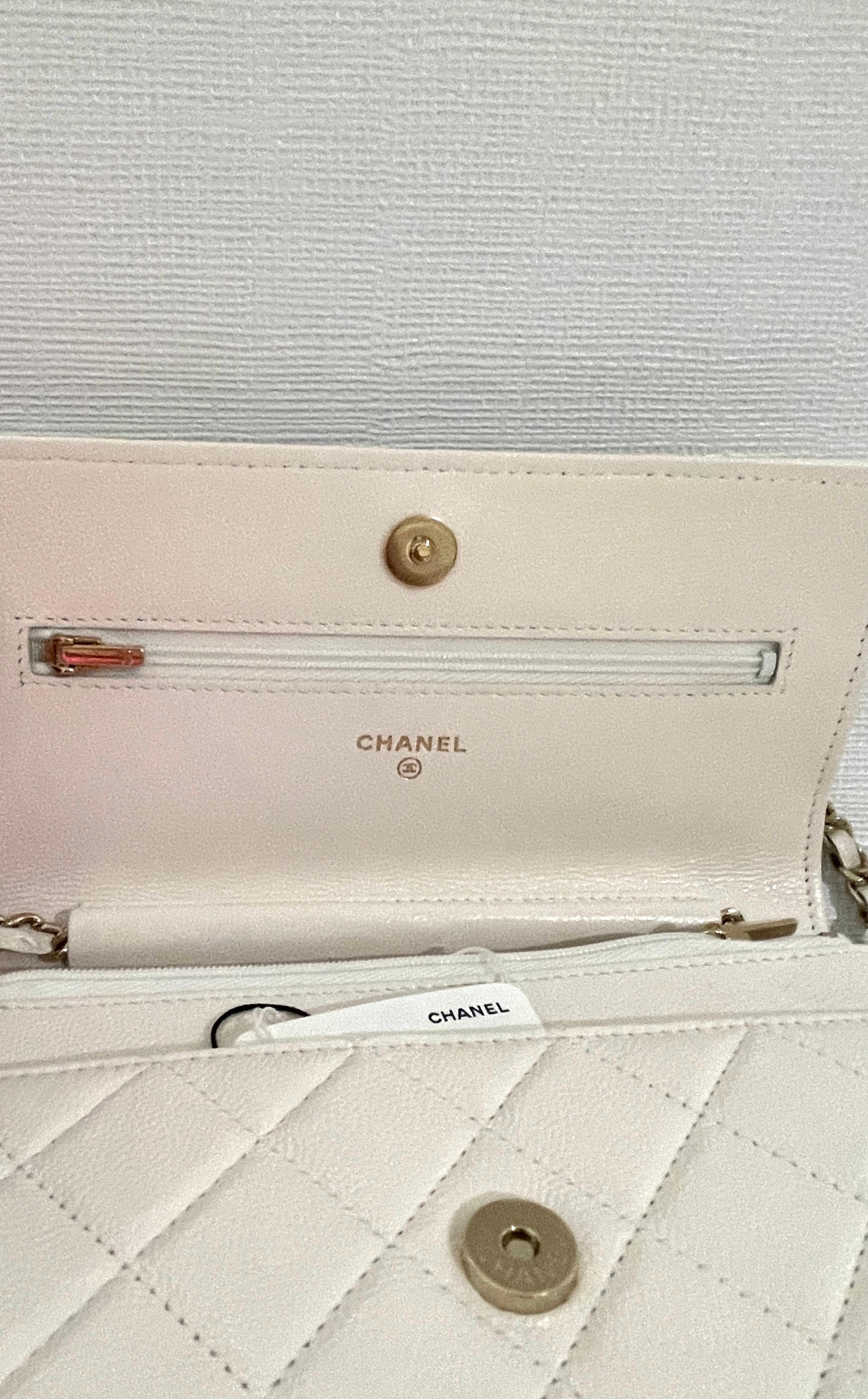Women's or Men's Chanel Wallet on Chain White Caviar Gold Chain