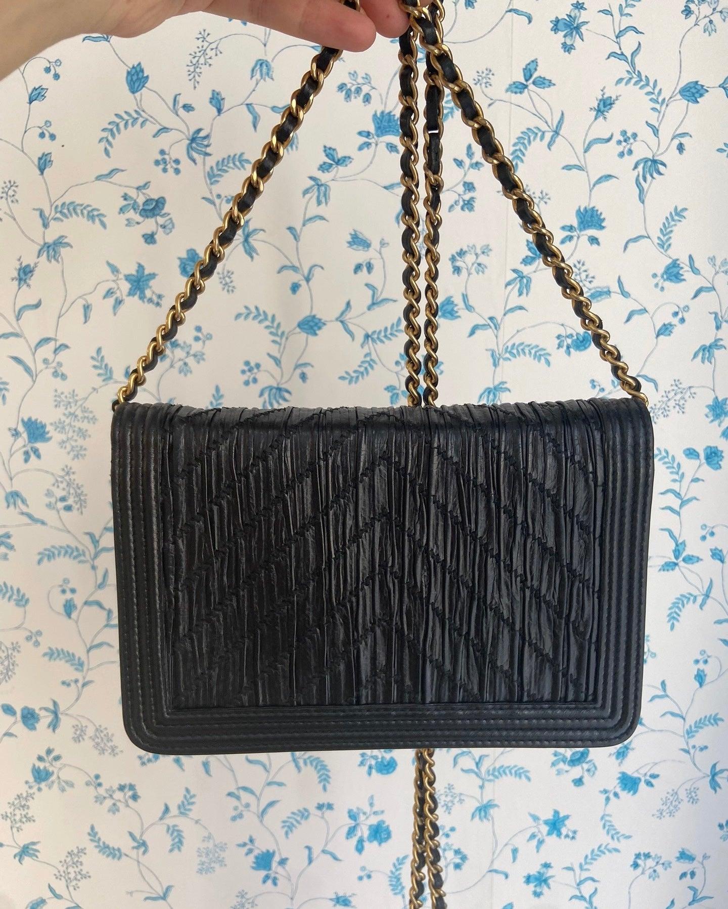 Chanel Wallet on Chain WOC Boy Black Calfskin Leather Chevron Wrinkled Effect In Good Condition In AUBERVILLIERS, FR