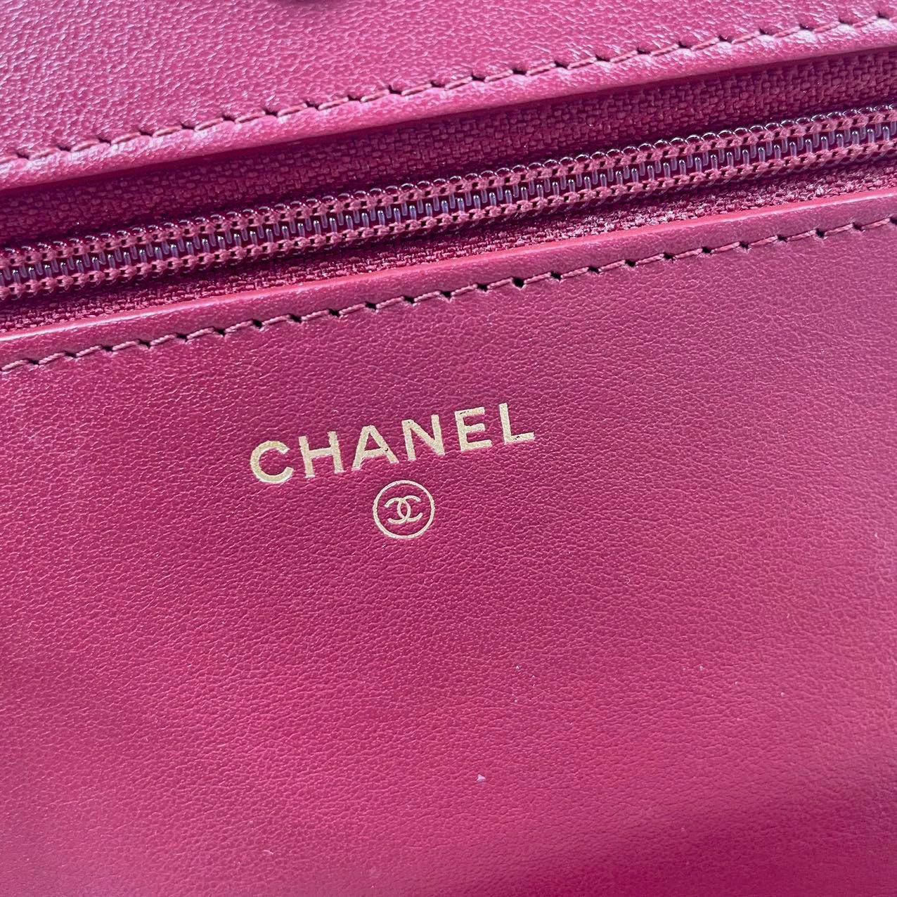 Chanel Wallet on Chain WOC Boy Red Caviar Leather with Antiqued Gold Hardware For Sale 4