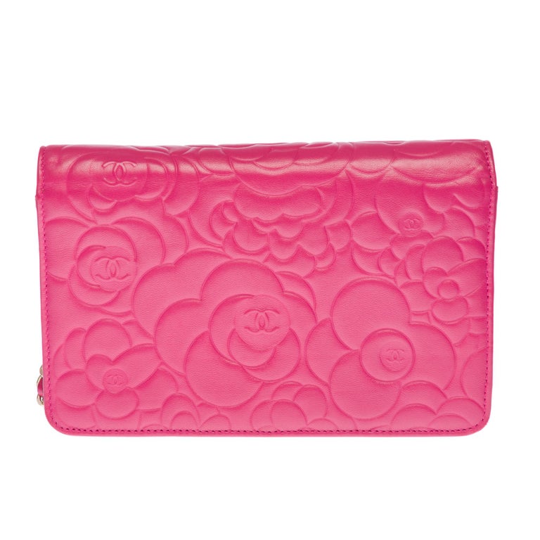 Chanel Wallet on Chain (WOC) Camelia shoulder bag in pink quilted leather,  GHW at 1stDibs