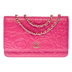 Chanel Wallet on Chain (WOC) Camelia Umhängetasche aus rosa gestepptem Leder:: GHW