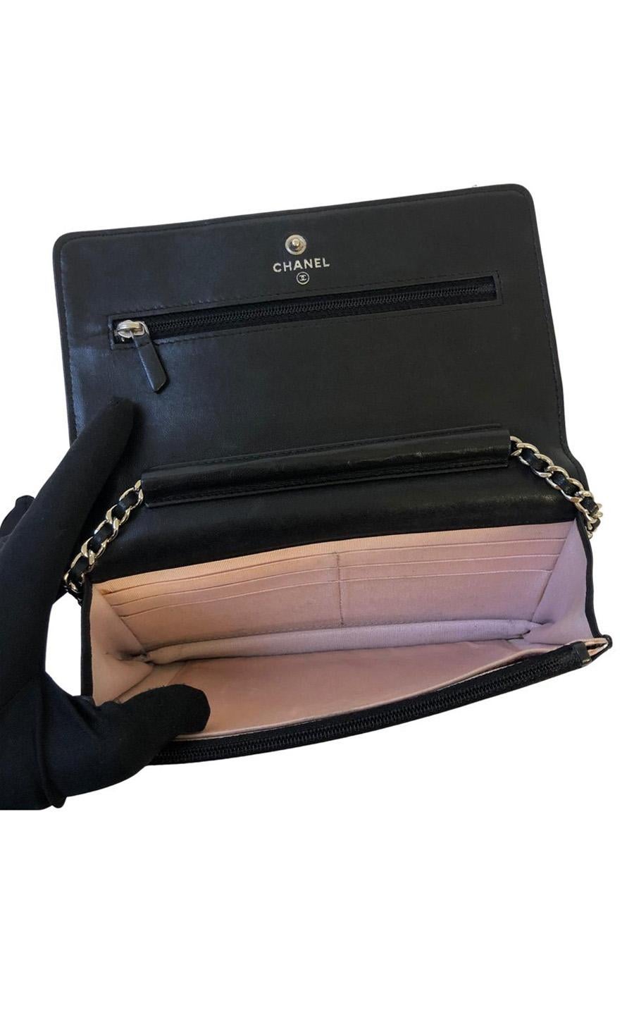 Women's Chanel Wallet on Chain (WOC) in black lambskin leather For Sale