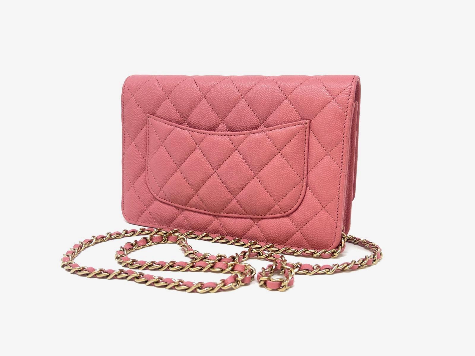 Chanel Wallet on Chain WOC Pink Caviar Light Gold Hardware In New Condition For Sale In Baleares, Baleares