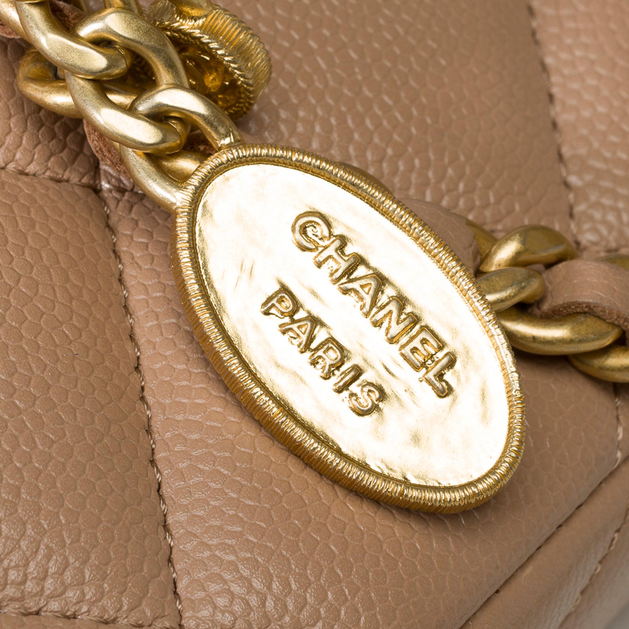 Chanel Wallet on Chain (WOC)  shoulder bag in Beige quilted Caviar leather, MGHW For Sale 5