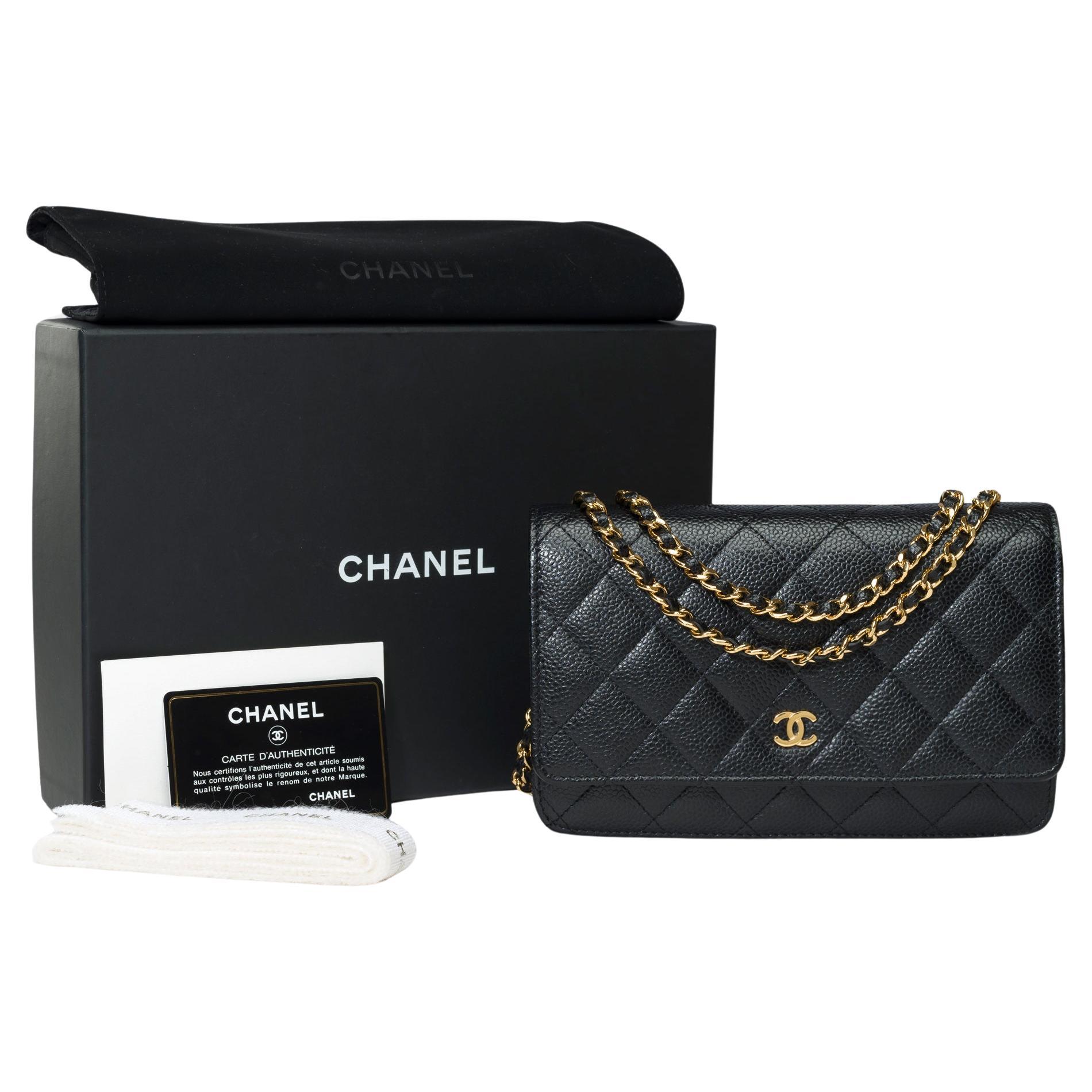 Portefeuille Chanel sur chaîne (WOC)  sac à bandoulière en cuir Caviar matelassé noir, GHW en vente