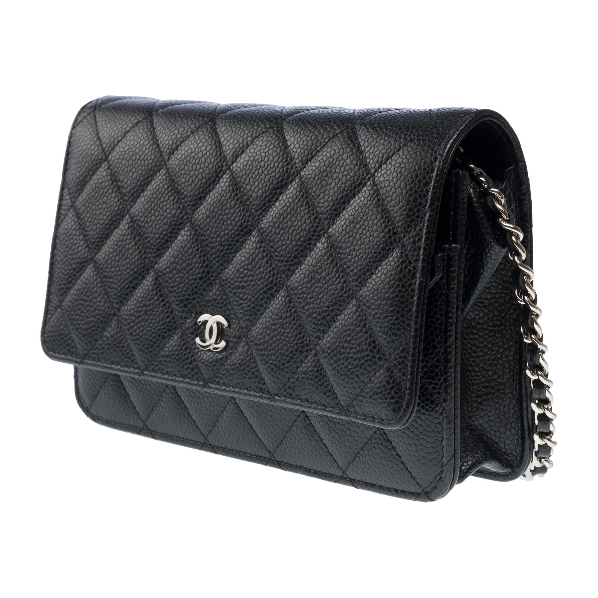 Portefeuille Chanel sur chaîne (WOC)  sac à bandoulière en cuir Caviar matelassé noir, SHW en vente 1