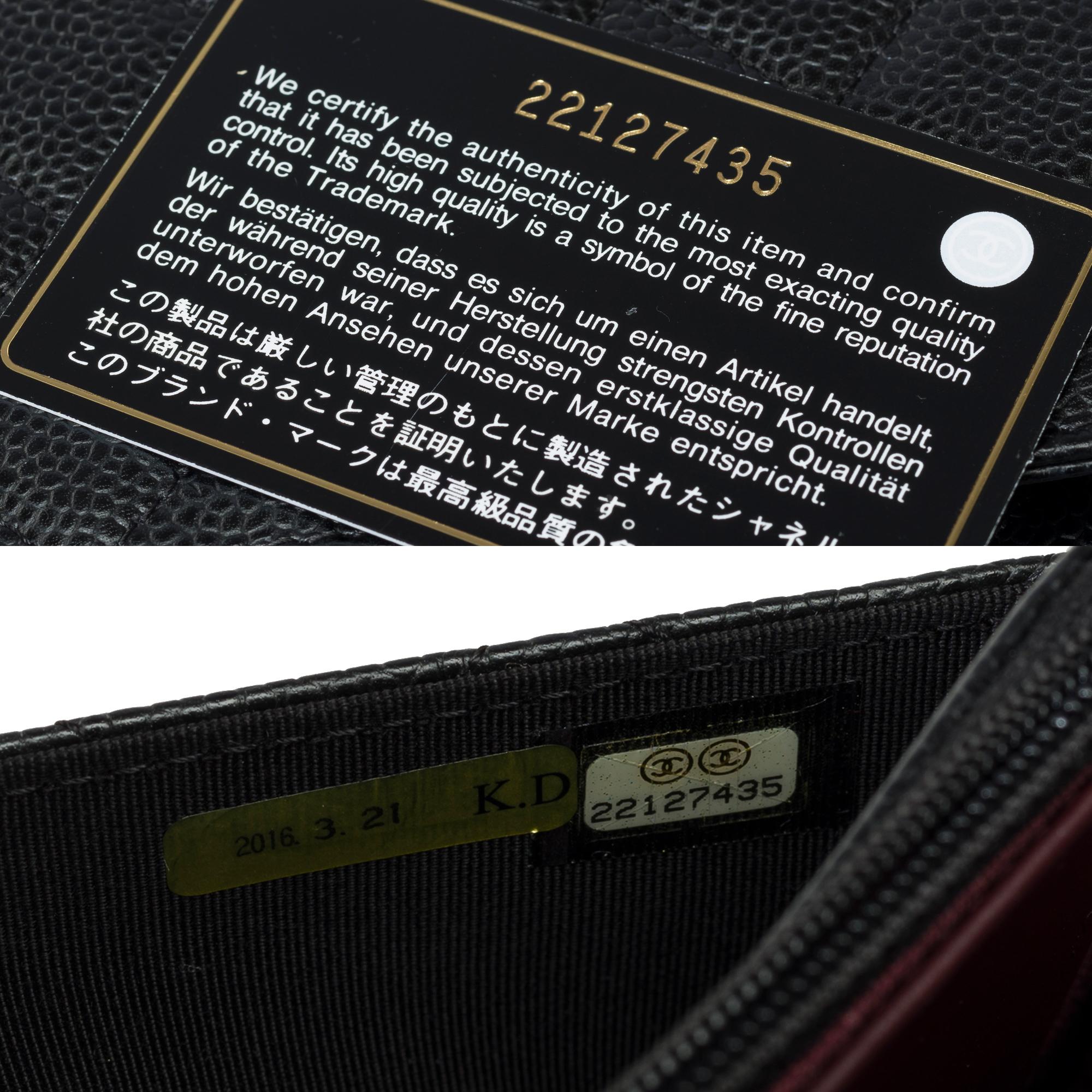 Portefeuille Chanel sur chaîne (WOC)  sac à bandoulière en cuir Caviar matelassé noir, SHW en vente 4
