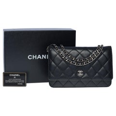 Chanel Portemonnaie an Kette (WOC) Umhängetasche aus schwarzem gestepptem Lammleder, SHW